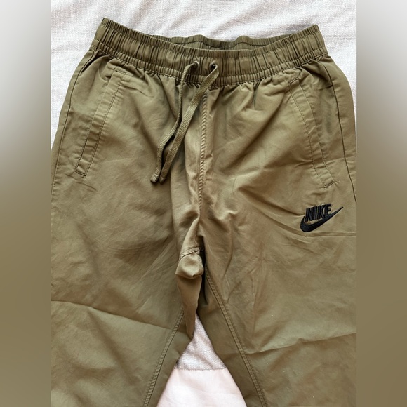 Nike pants in khaki size Medium - Picture 10 of 11